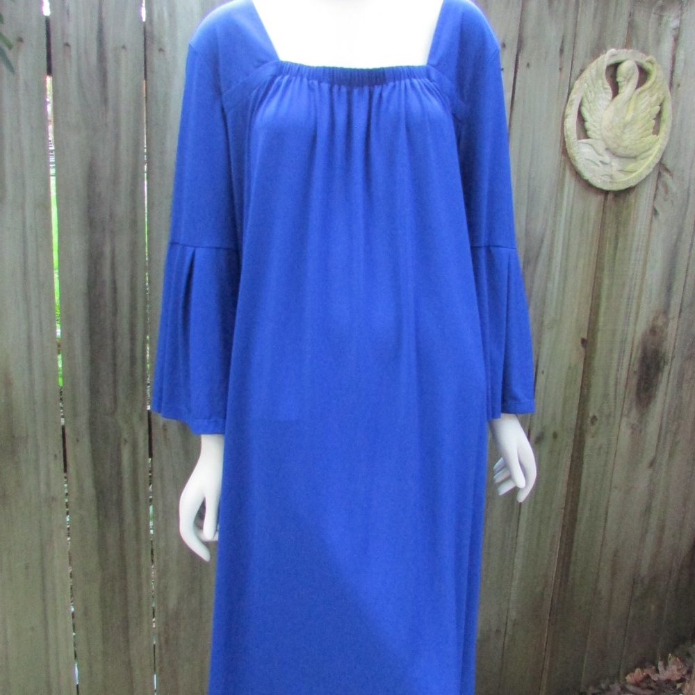 Sophisticates by Jonathon Martin Blue Dress size 22-24